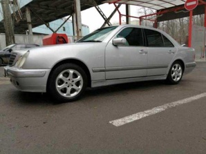  Mercedes, 2001  -- ()