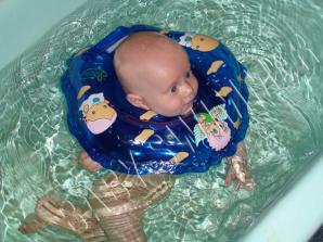  Baby Swimmer ()