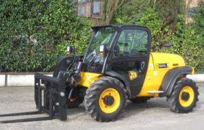   JCB 524-50 ()