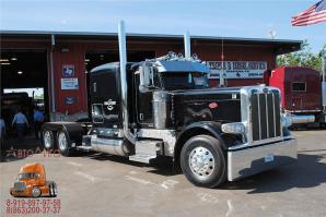   Peterbilt ()